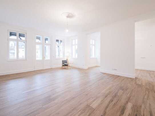 **ERSTBEZUG** sehr großzügige und moderne 3-Zi. Wohnung mit großem Balkon