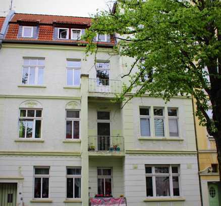 Große 4-Zi.-Wohnung mit Balkon u. Garten in HBS!