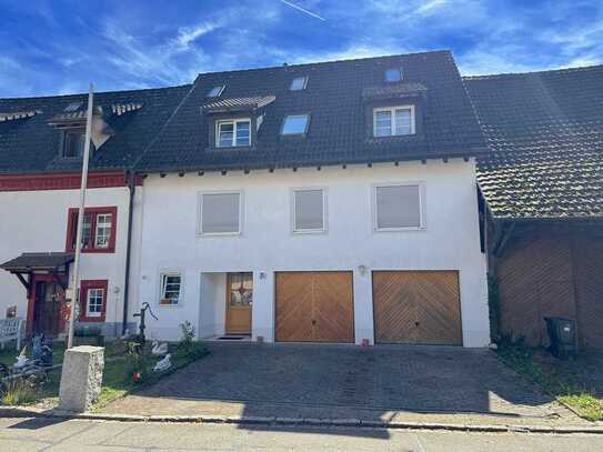 Steinen: Attraktive 4,5 Zi. Maisonettewohnung in naturnaher Lage, Garage, Stellplatz und Balkon