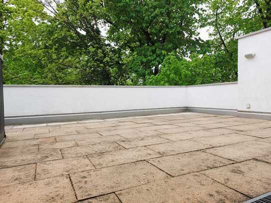 Sonnige 2-Zimmer- Maisonette-Wohnung mit Dachterrasse und Kamin in Neuhausen nähe Hirschgarten