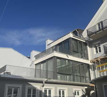 Sie suchen das Besondere? Dachterrassenwohnung m. tollem Blick, Panoramaverglasung, Aufzug, usw.