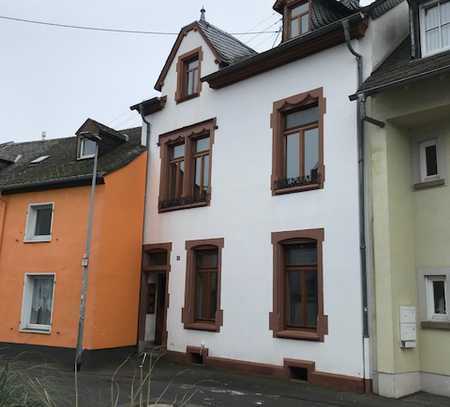 ***Provisionsfrei*** Jugendstilhaus mit Hinterhaus in Heiligkreuz