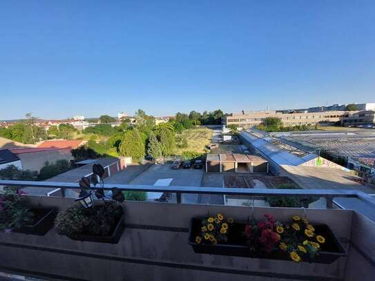 Helle 2-Zimmer-Wohnung mit Südbalkon und Aussicht ins Grüne