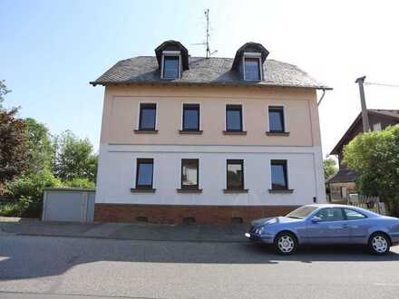 Freistehendes Dreifamilienhaus mit Eckgrundstück in Friedberg OT