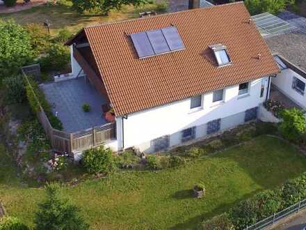 Freundliches und gepflegtes 10-Zimmer-Einfamilienhaus in Hemhofen