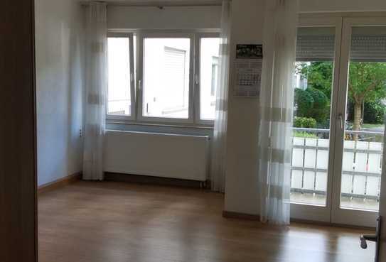 Gute Rendite Für Kapitalanleger Gut gelegene hochpartere 3 zimmer Wohnung mit Balkon