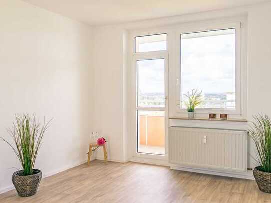 Aufzug ebenerdig - 3-Raum-Wohnung mit Balkon