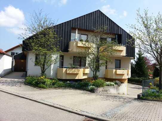 Freundliche 3-Zimmer-Erdgeschosswohnung mit Balkon und Einbauküche in Herrenberg-Oberjesingen