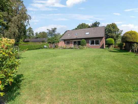 Großzügiges Einfamilienhaus mit Balkon und Garage in Aurich - Sandhorst