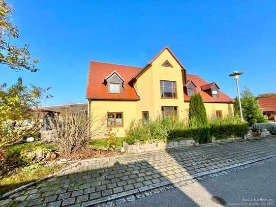 neuwertiges Traumhaus 
mit Aussicht 
und viiiiiel Platz!