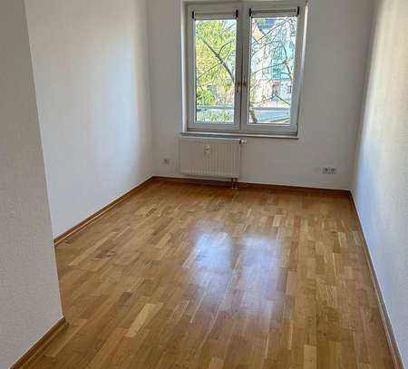 ***Schöne 3-Zimmer-Wohnung in Chemnitz mit Wannenbad!***