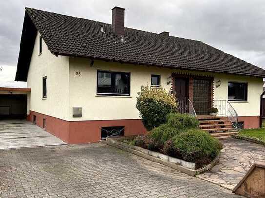 Großzügiges, gepflegtes Einfamilienhaus in ruhiger Toplage. Bestandserweiterung im DG möglich.