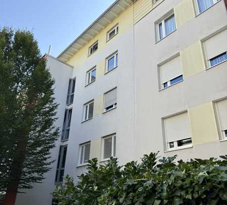 Schöne Erdgeschosswohnung mit Terrasse und Garten in ruhiger Lage