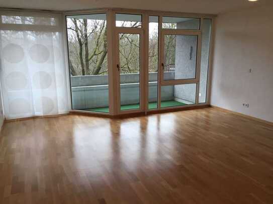 moderne große 1-Zimmerwohnung mit gr. Balkon und Fußbodenheizung