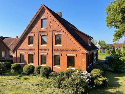 *** Modernisiertes Zweifamilienhaus mit viel Potenzial und separatem Bauplatz ***