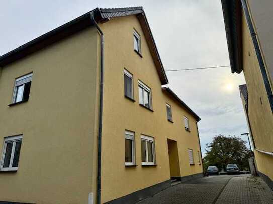 Appartement- oder Praxishaus, top Zustand mit Balkon, Garten und Stellplätzen in Nickenich