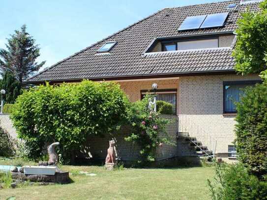 Schöne Wohnung mit Balkon und Garten