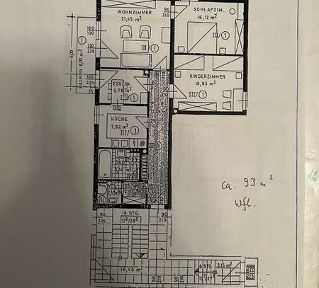 Erstbezug nach Sanierung mit Balkon und Einbauküche: Stilvolle 3-Raum-Hochparterre-Wohnung