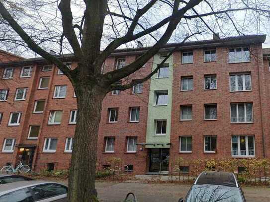 Erstbezug nach Sanierung mit Balkon und Einbauküche: Stilvolle 1-Raum-Wohnung in Hamburg Eilbek