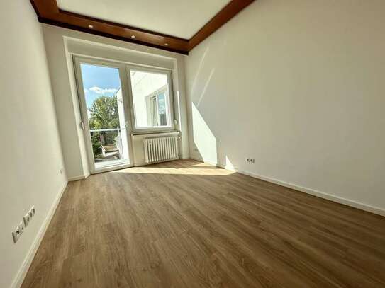 WG-Zimmer in 2er-WG mit EBK und eigenem Balkon