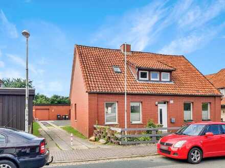 Gepflegtes Mehrfamilienhaus im Grünen mit Ausbaupotential