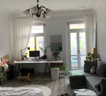 Großes, gemütliches Zimmer mit Balkon in Neukölln