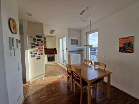 Teilmöblierte 3-Raum-Maisonette-Wohnung mit Balkon und Einbauküche im Mertonviertel