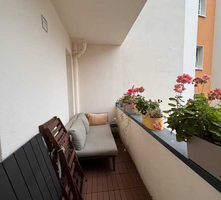 Moderne Wohnung mit Balkon im Agnesviertel