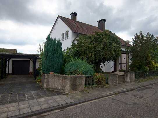 Ansprechendes Einfamilienhaus in Landau, beste Wohnlage, 5-Zimmer, Wintergarten, Terasse, 2 Balkone