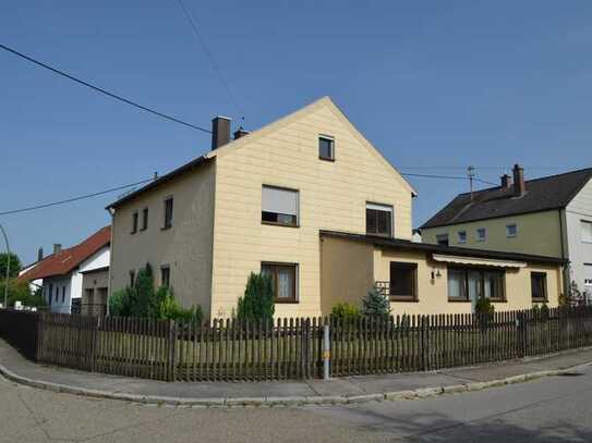 Freistehendes Haus mit großem Grundstück (EFH / ZFH / Mehrgenerationenhaus) in Friedberg-Rothenberg