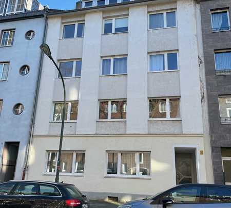 Lichtdurchflutete, sanierte 2 Zimmer Wohnung im Zooviertel im 2. OG