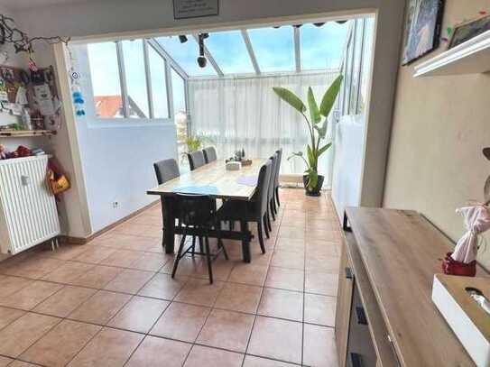 Traumhafte, lichtdurchflutete 4-Zimmer-Dachgeschoss-Maisonettewohnung in Hallbergmoos