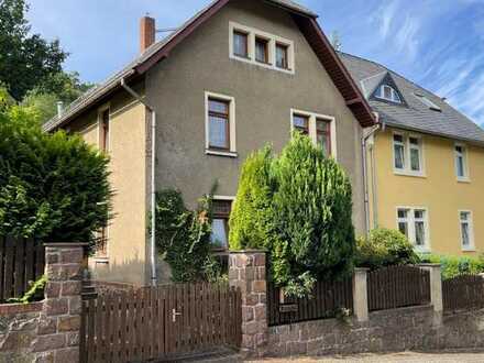 SSV beim Hausverkauf! Teilsanierte Doppelhaushälfte in Waldheim zu verkaufen