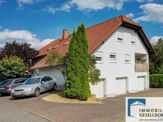 Modernisierte Dachgeschosswohnung im gepflegten 5-Parteienhaus mit toller Aussicht