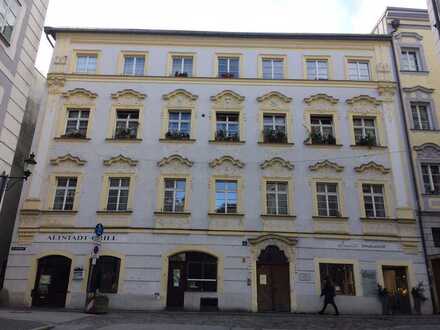 Sanierte 4,5-Zi.-Whg. mitten in der Altstadt, perfekt für 3-er WG