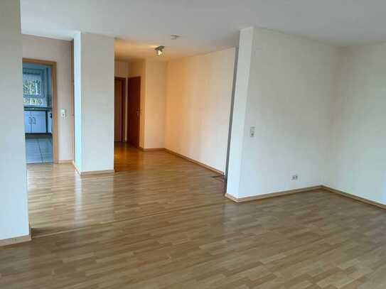 Modernisierte 4-Zimmer-Wohnung mit Balkon und EBK in Großrinderfeld/Gerchsheim