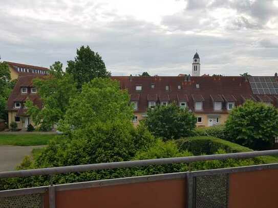 Sonnige 3-Zimmer-Wohnung mit Balkon in Mannheim-Wallstadt