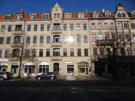 Wohnen in Striesen: 2-Zimmer-Wohnung mit neuem Bodenbelag