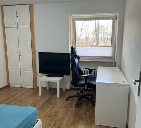 Vermiete Zimmer in einer 3 Zimmer Wohnung