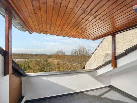 2 - Zimmer DG Wohnung mit Fußbodenheizung, Glasfaser, Holzofen, Balkon mit toller Aussicht.