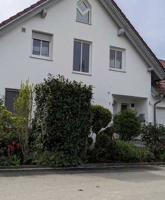 Helle 2-ZKB-Maisonette-Wohnung mit Balkon in Meitingen