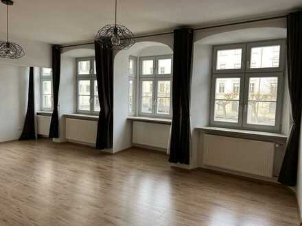 Charmante Loft-Wohnung mit Terrasse im Herzen von Augsburg