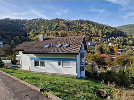Sonnige 2,5-Zimmer-Wohnung mit Aussicht über Bad Wildbad