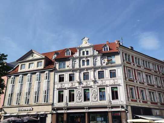 Dachgeschoss-Wohnung mit Terrasse am Marktplatz