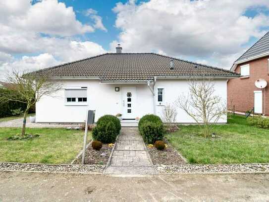 Top gepflegtes Einfamilienhaus mit Garten, großer Terrasse und Doppelcarport