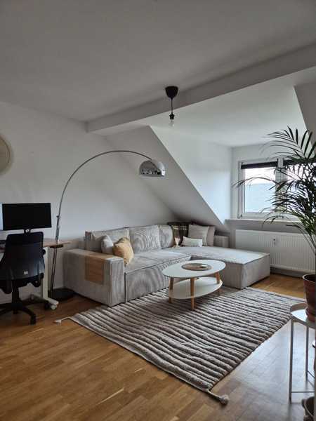 2-Zimmer Dachgeschosswohnung mit Skyline & Taunus Blick