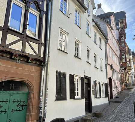 4 stöckiges , vermietetes Studentenhaus - in Marburg- Oberstadt Steinweg 10,