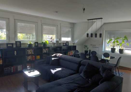 Neuwertige Maisonette-Wohnung mit dreieinhalb Zimmern sowie Balkon und EBK in Gladbeck