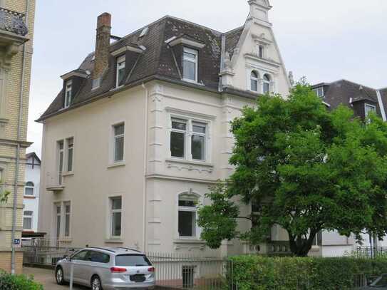 Helle ca. 90qm Büroräume in einer Jugendstil-Villa im DG, zentrale Lage von Bad Nauheim