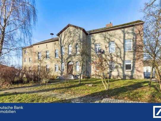 **Exklusives Herrenhaus von 1850 – Historisches Wohnen auf ca. 9.500 m² Grundstück**